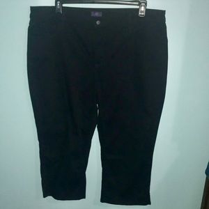 20w black capris